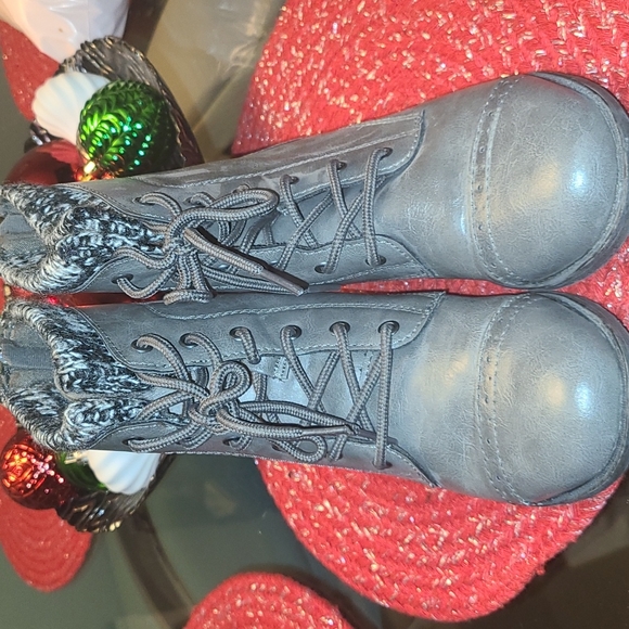 Womens MUDD boots Size 6 - Picture 2 of 3